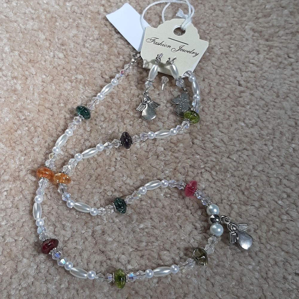 Earring and necklace set
